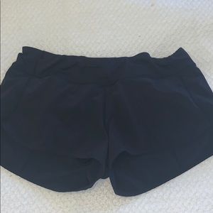 Lulu Lemon speed-up short (2.5)